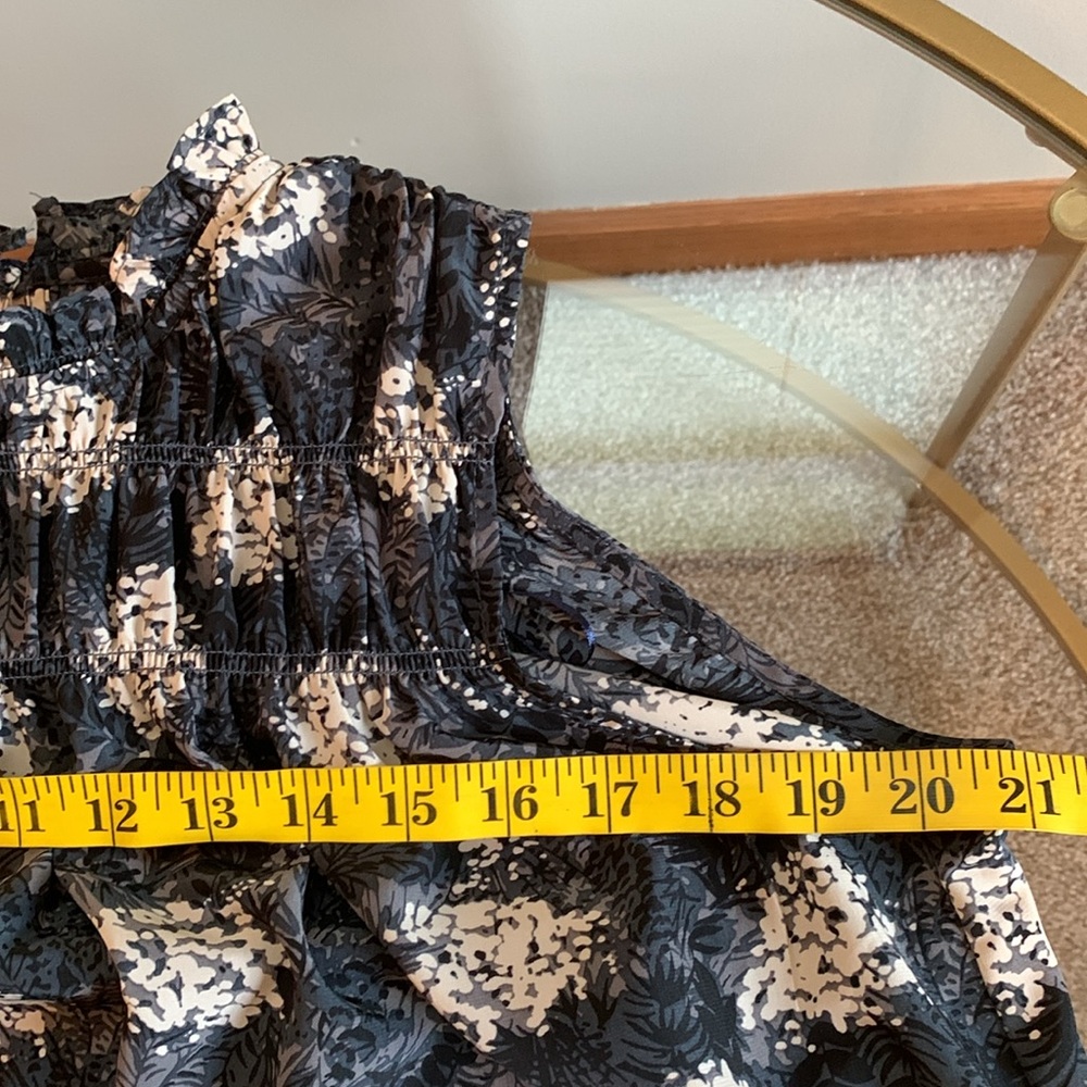 Joie Sleeveless Floral hydrangea top - Picture 11 of 16